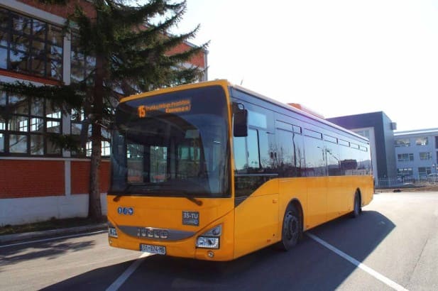 Sa është shpejtësia maksimale e autobusit urban?