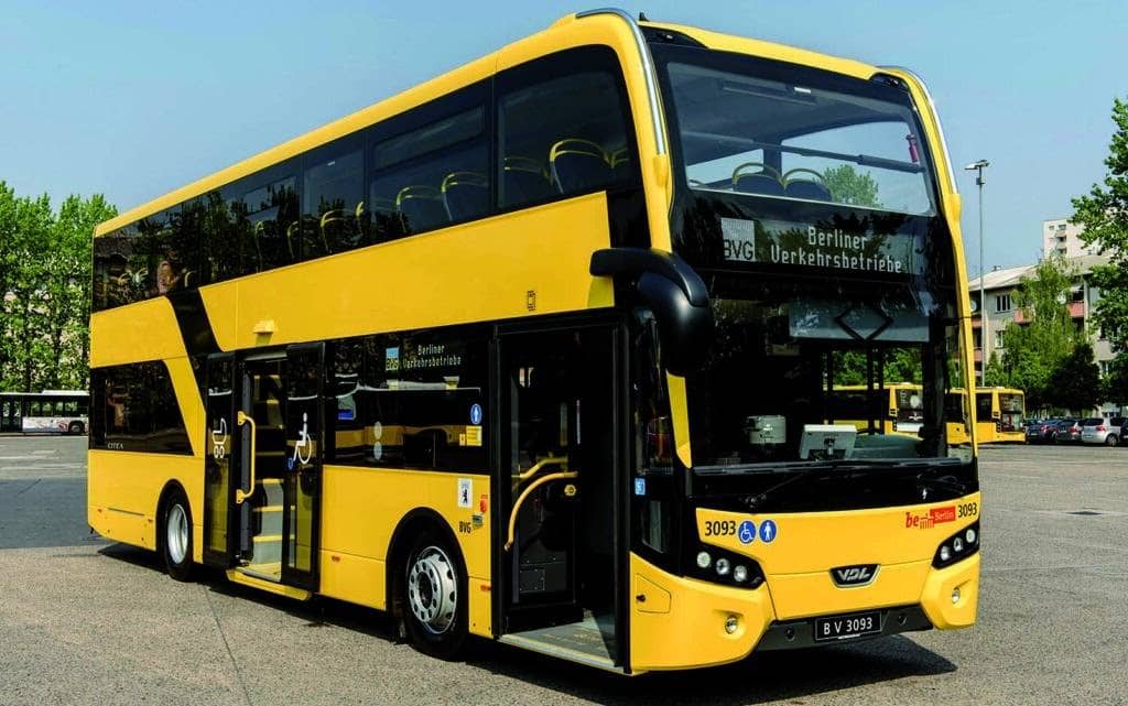 Sürücü ve yolcu bölmesi, kişilerin yaralanamayacağı şekilde donatılmalıdır.