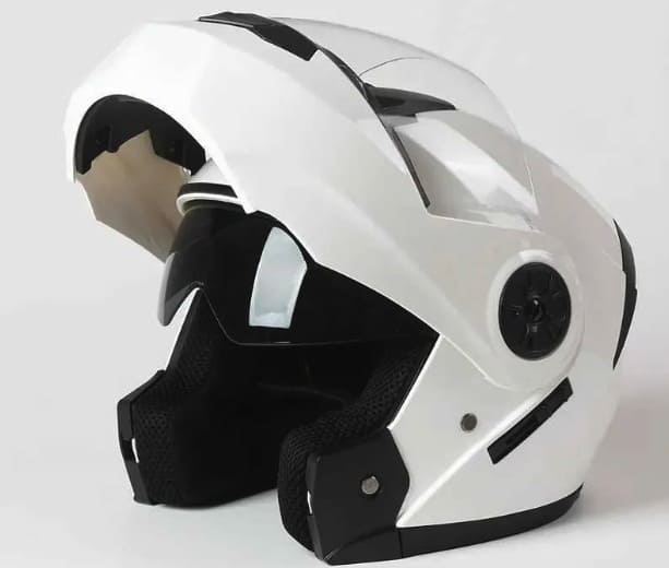 Koruyucu kask kullanımı yalnızca 18 yaşına kadar olan sürücüler için zorunludur.