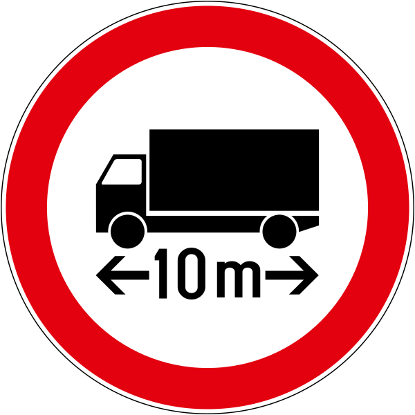 The traffic sign indicates a traffic stop for vehicles that exceed the specified length.