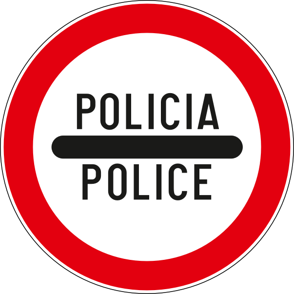 The traffic sign indicates passage without stopping at the customs.