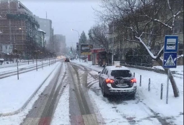 Stopping and parking of vehicles at bus stops is prohibited inside and outside the settlement.