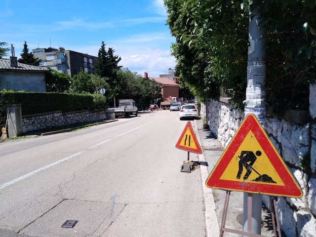 In this situation, the place where road works are carried out starts from the traffic sign.